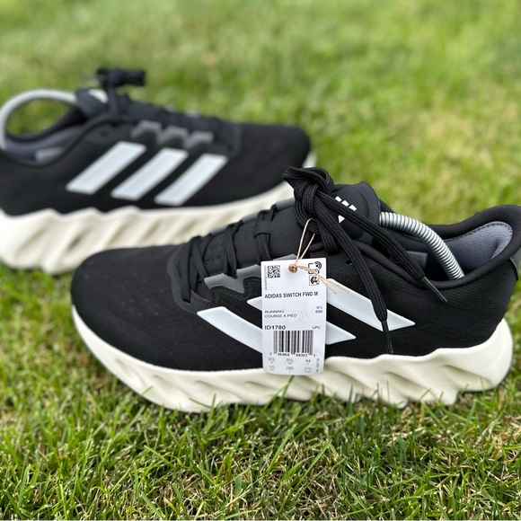 Brand new Adidas Switch FWD Core Black Men's running shoes - Picture 3 of 7